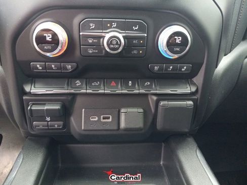 Used 2022 GMC Sierra 2500 AT4 image 32