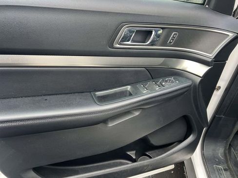 Certified 2018 Ford Explorer XLT w/ Equipment Group 202A AWD/4WD image 7