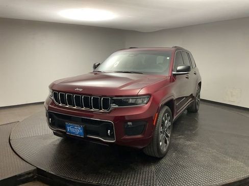 Used 2023 Jeep Grand Cherokee Overland image 3