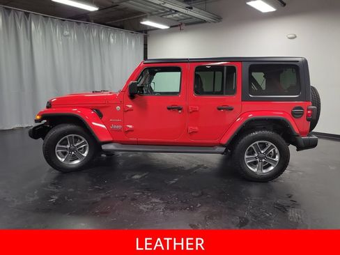 Used 2022 Jeep Wrangler Unlimited Sahara w/ Cold Weather Group AWD/4WD image 5