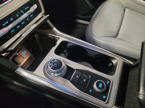 Used 2021 Ford Explorer XLT w/ Equipment Group 202A image 26