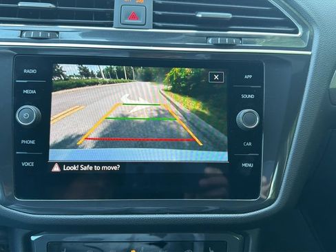 Used 2023 Volkswagen Tiguan SE R-Line FWD image 14