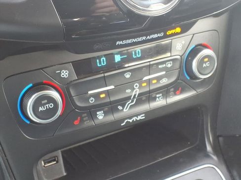 Used 2015 Ford Focus Titanium w/ Titanium Technology Package image 28