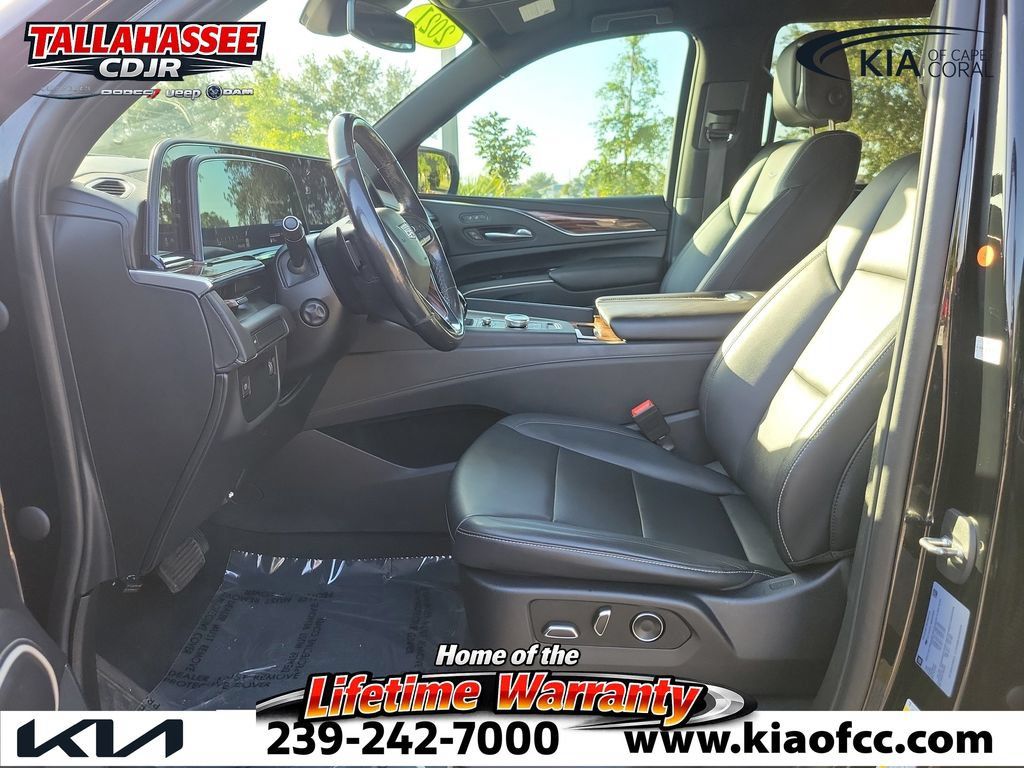 Used 2021 Cadillac Escalade Luxury RWD image 27