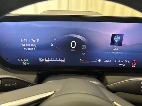Used 2026 Buick Enclave Preferred AWD/4WD image 28
