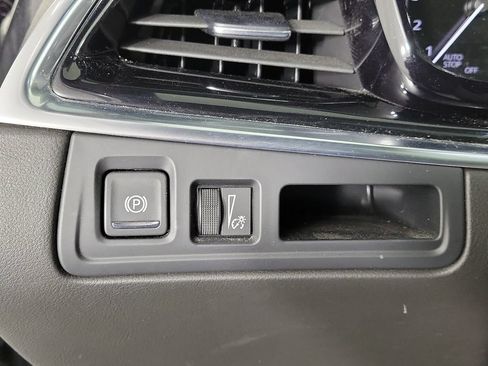 Used 2024 Cadillac XT6 Premium Luxury w/ LPO, Floor Liner Package AWD/4WD image 34