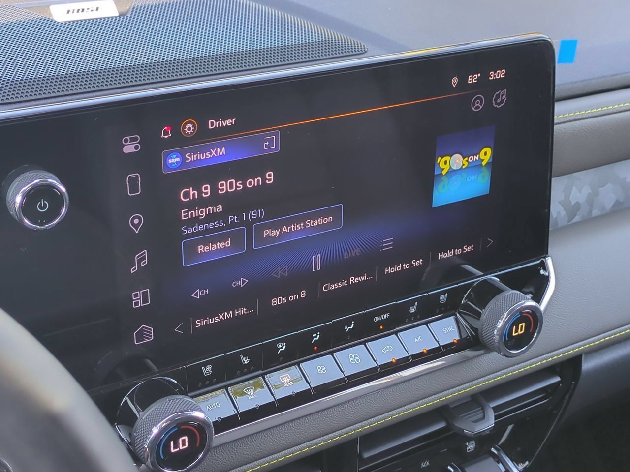 Used 2025 Chevrolet Colorado ZR2 w/ Technology Package AWD/4WD image 13