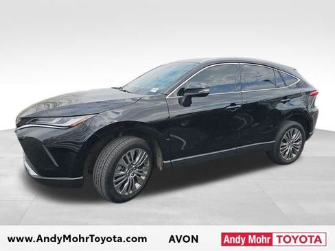 Used 2023 Toyota Venza XLE image 4