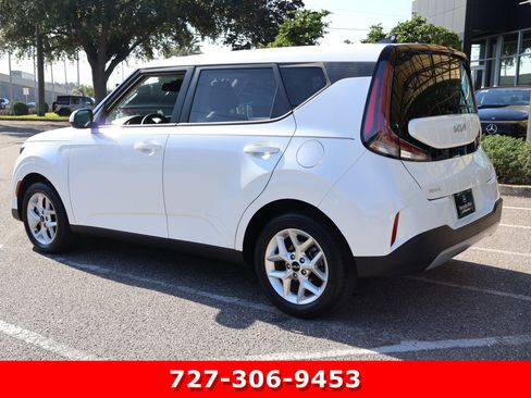 Used 2023 Kia Soul LX w/ LX Technology Package image 6
