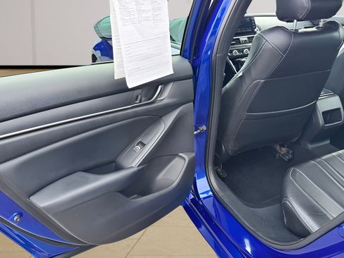 Used 2018 Honda Accord Sport image 27