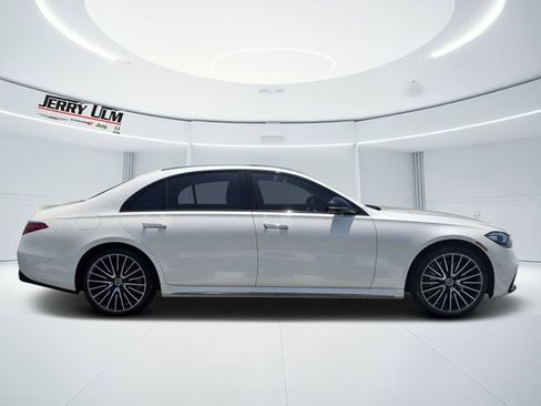 Used 2023 Mercedes-Benz S 500 4MATIC image 2