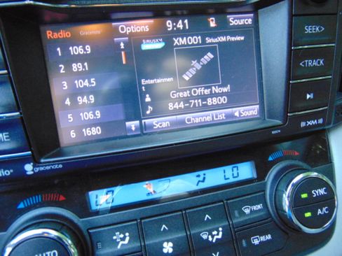 Used 2018 Toyota RAV4 XLE w/ Plus Extra Value Package image 40