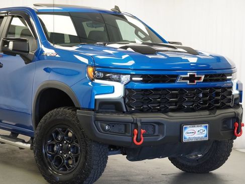 Used 2023 Chevrolet Silverado 1500 ZR2 w/ ZR2 Bison Edition AWD/4WD image 9
