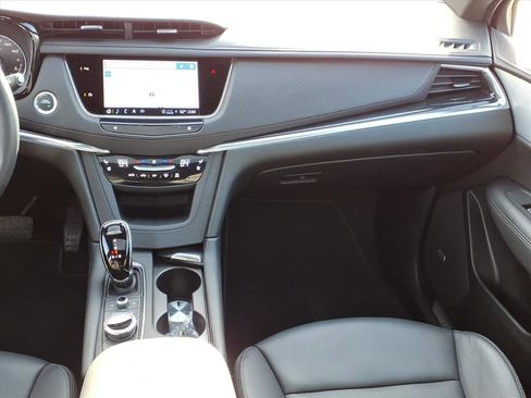 Used 2025 Cadillac XT5 Premium Luxury image 10