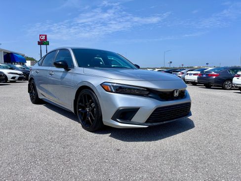 Used 2024 Honda Civic Sport image 2