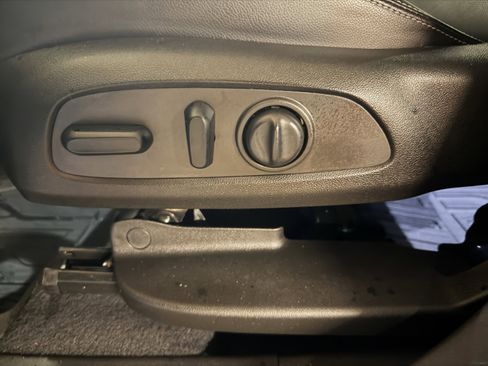 Used 2022 GMC Terrain SLT w/ Infotainment Package II image 30