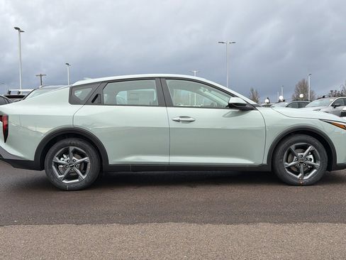 New 2026 Kia K4 LXS image 4