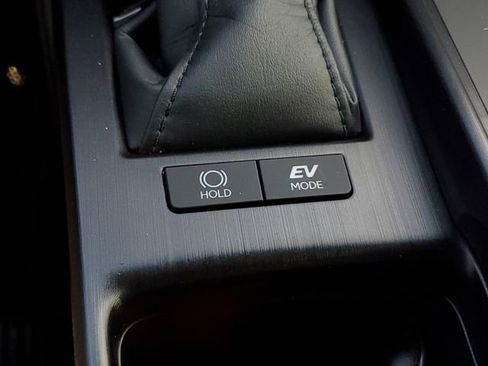 Used 2022 Lexus ES 300h Ultra Luxury image 32