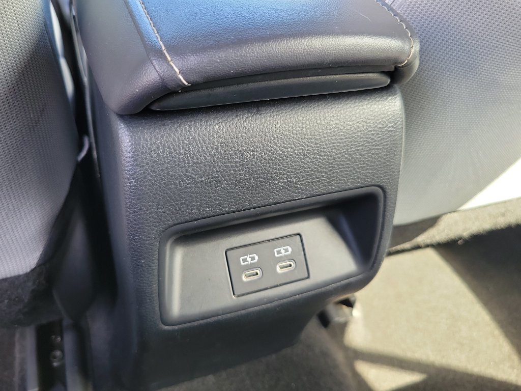 Used 2024 Toyota Corolla SE w/ SE Package FWD image 18