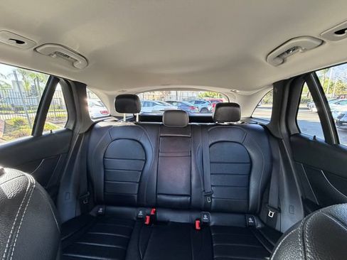 Used 2021 Mercedes-Benz GLC 300 image 37