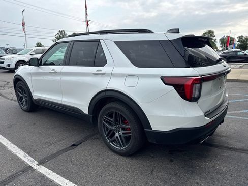 Used 2025 Ford Explorer ST AWD/4WD image 6