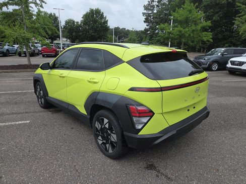 Used 2024 Hyundai Kona SEL w/ Convenience Package FWD image 5