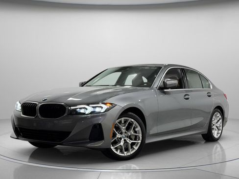 Used 2025 BMW 330i xDrive Sedan w/ Premium Package image 2