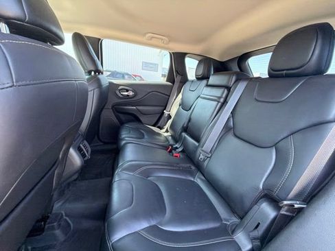 Used 2016 Jeep Cherokee Limited w/ Trailer Tow Group AWD/4WD image 8