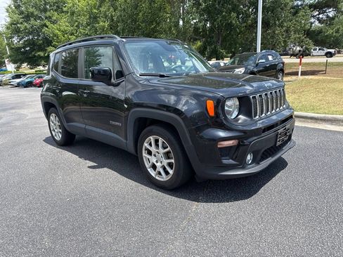 Used 2020 Jeep Renegade Latitude w/ Popular Equipment Group FWD image 7