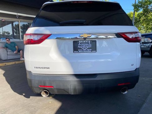 Used 2018 Chevrolet Traverse LT FWD image 8