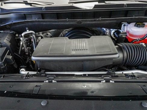 New 2026 Chevrolet Suburban LS image 13