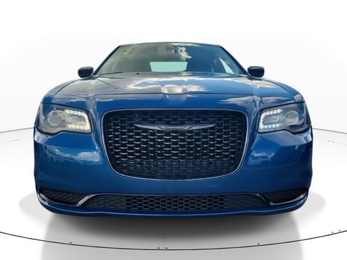 Used 2022 Chrysler 300 Touring w/ Sport Appearance Package AWD/4WD image 2
