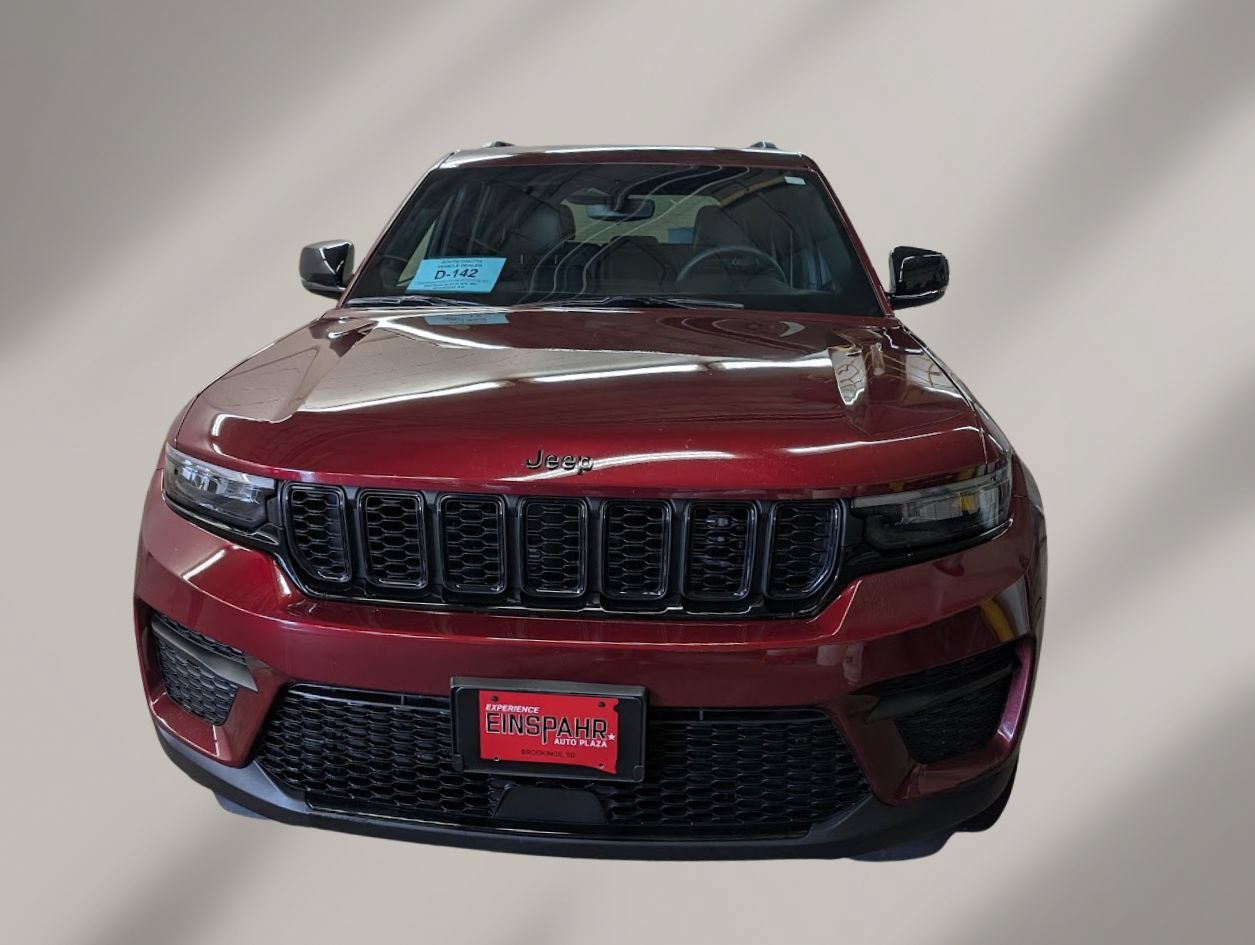Used 2023 Jeep Grand Cherokee Altitude AWD/4WD image 3