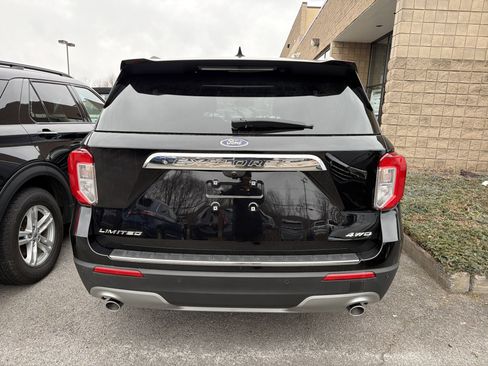 Used 2023 Ford Explorer Limited w/ Equipment Group 301A image 6