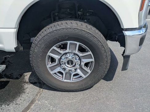 Used 2026 Ford F350 Lariat AWD/4WD image 11