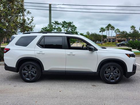 New 2026 Honda Pilot Sport image 7