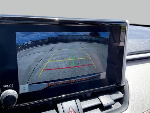 Used 2025 Toyota RAV4 XLE FWD image 22