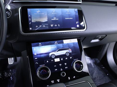 Used 2023 Land Rover Range Rover Velar R-Dynamic S image 26