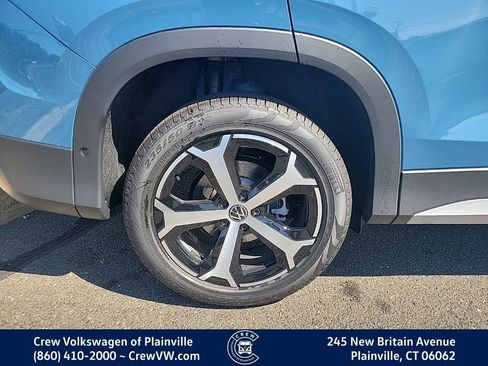 New 2025 Volkswagen Tiguan SE image 17