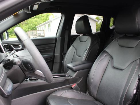 Used 2023 Jeep Compass High Altitude AWD/4WD image 14