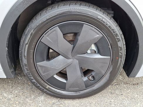 Certified 2024 Toyota Prius Prime SE image 8