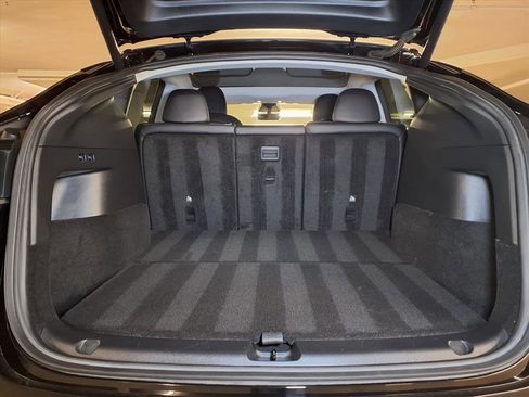 Used 2021 Tesla Model Y Long Range image 17