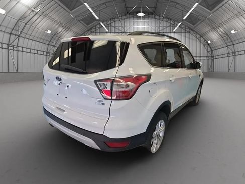 Used 2017 Ford Escape SE w/ Equipment Group 201A AWD/4WD image 8