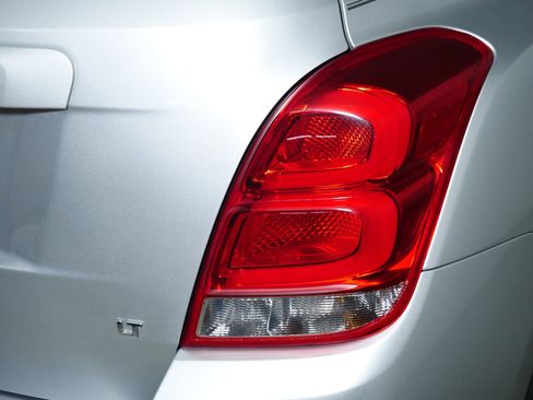 Used 2019 Chevrolet Trax LT w/ LT Convenience Package image 17