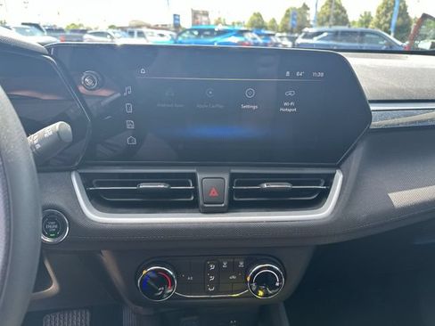 Used 2024 Chevrolet TrailBlazer LS w/ LS Convenience Package FWD image 16
