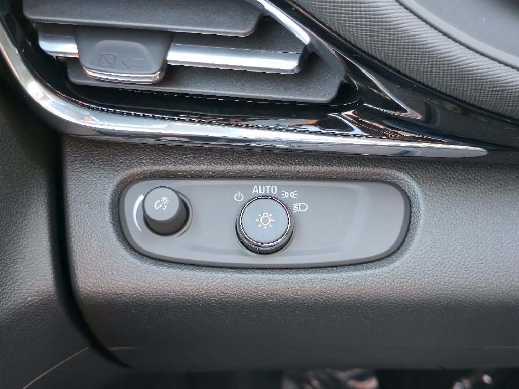 New 2026 Buick Envista Sport Touring w/ Convenience I Package FWD image 16