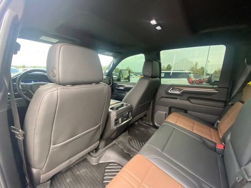 Used 2024 Chevrolet Silverado 2500 High Country w/ High Country Premium Package AWD/4WD image 23