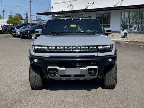 New 2025 GMC Hummer EV 3X w/ LPO, Roof Cross Rail Package image 72