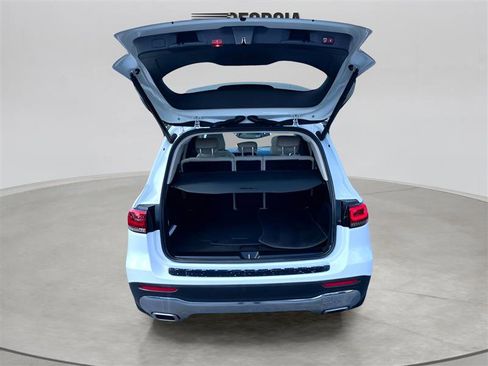 Used 2021 Mercedes-Benz GLB 250 4MATIC image 9