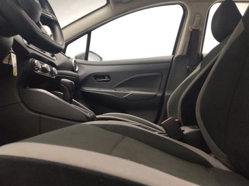 Used 2025 Nissan Versa S w/ Trunk Package FWD image 17
